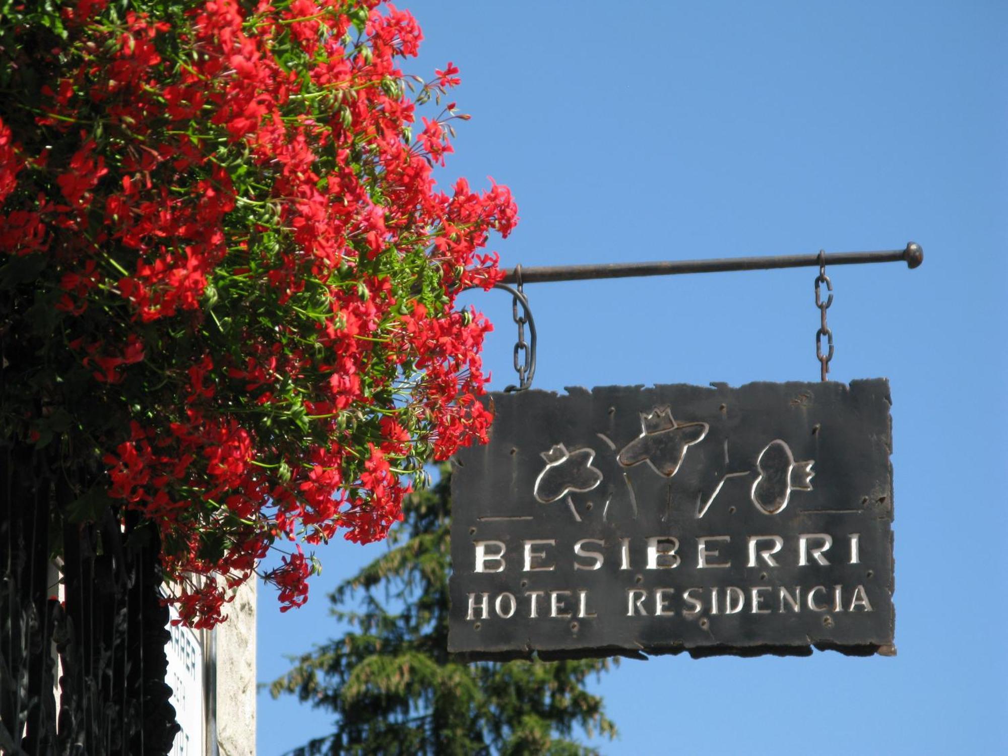 Hotel Besiberri Arties Exteriér fotografie